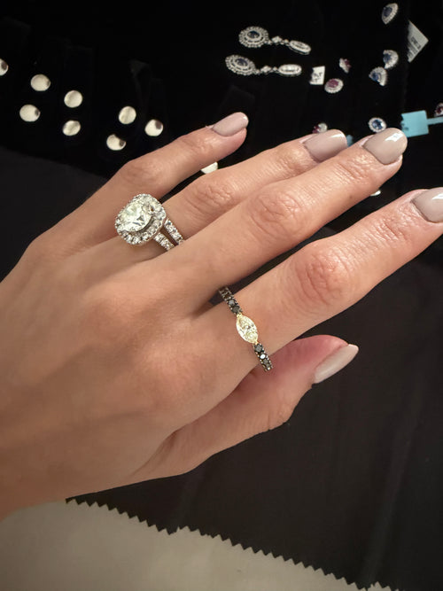 Anillo Diamantes Negros y Amarillo
