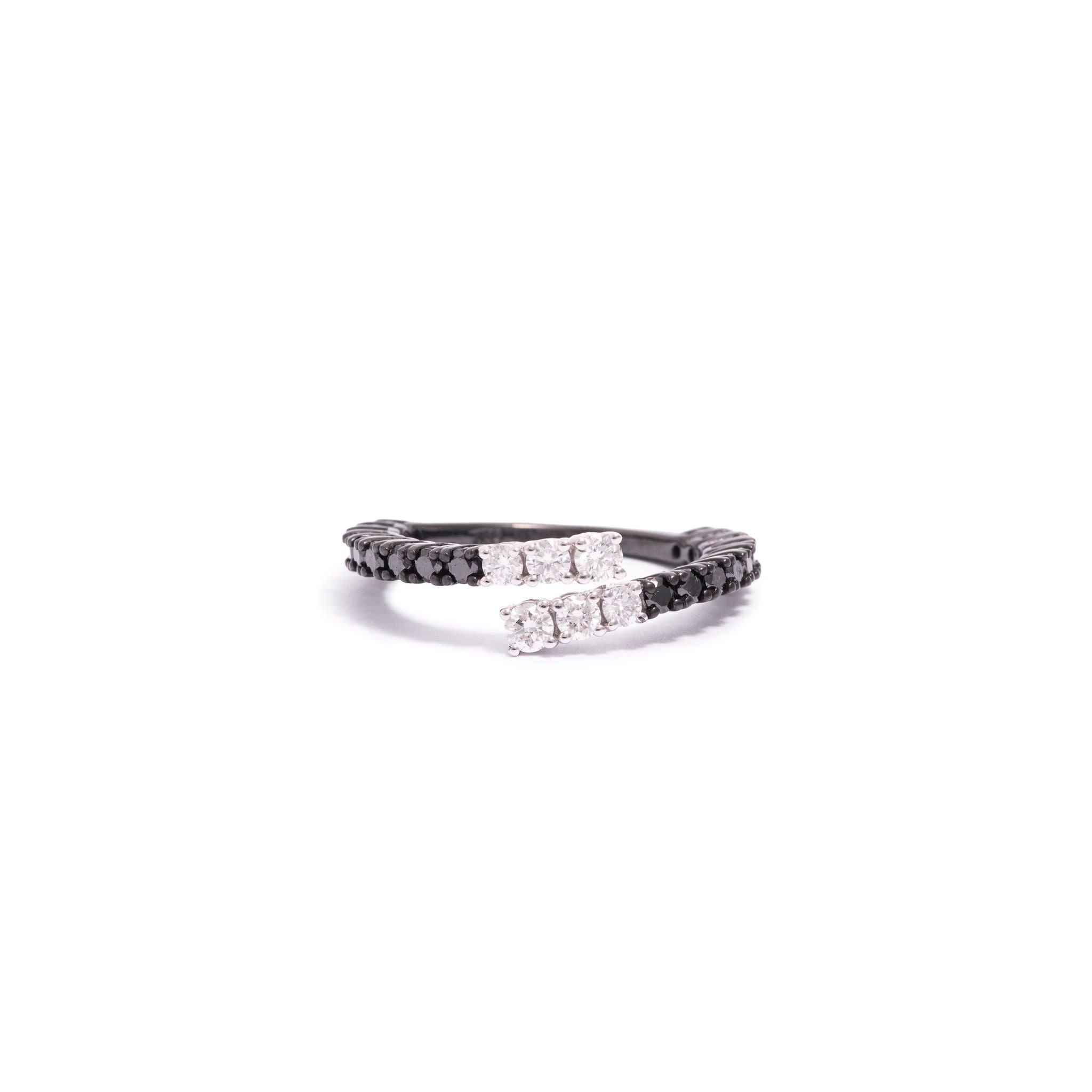 Anillo Diamantes Blancos y Negros