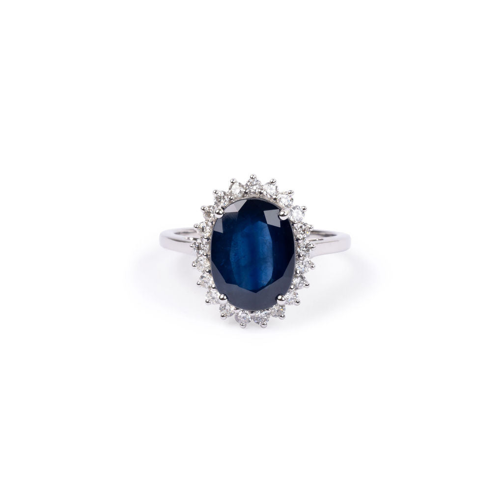 Anillo Zafiro Azul Ovalado con Diamantes