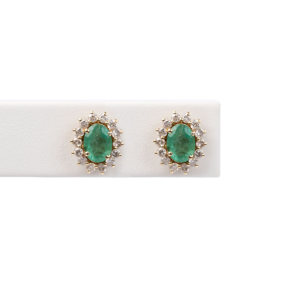Aretes Esmeralda Ovalado con Diamantes