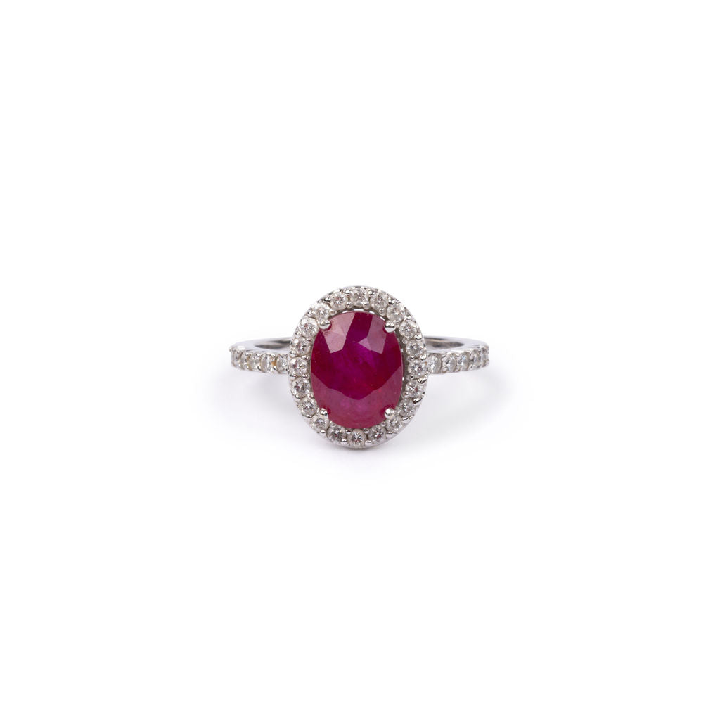 Anillo Rubi Ovalado con Halo Diamantes*